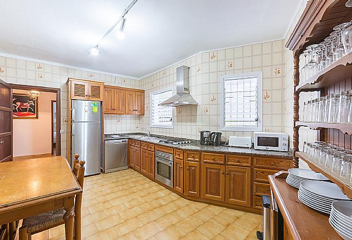 Equipped kitchen . - Villa Minerva . (Fotogalerie) }}