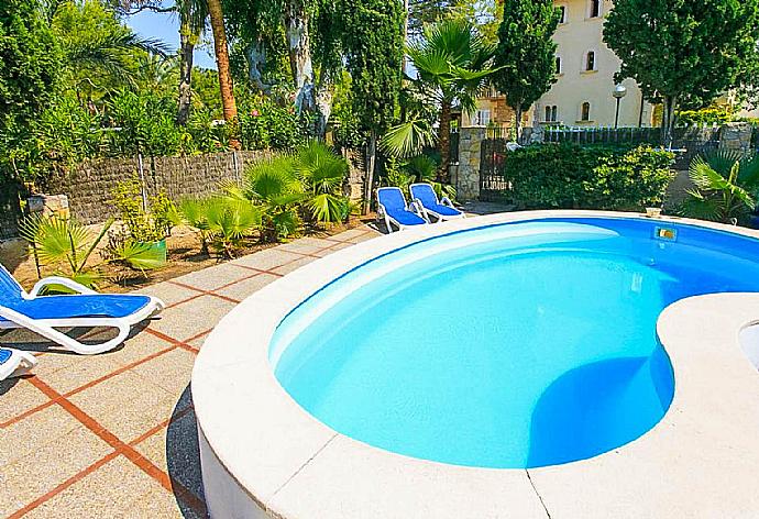 Private pool with terrace area . - Villa Minerva . (Galería de imágenes) }}