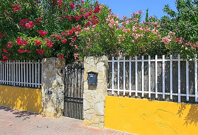 Villa entrance . - Villa Minerva . (Galleria fotografica) }}