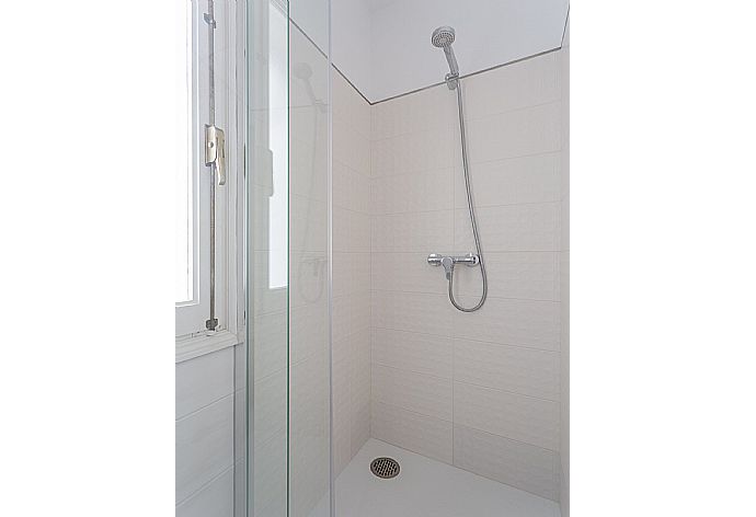 Family bathroom with shower . - Villa Caprice . (Photo Gallery) }}