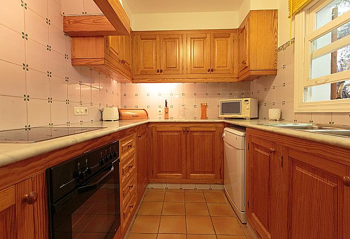 Fully equipped kitchen . - Villa Merla . (Fotogalerie) }}