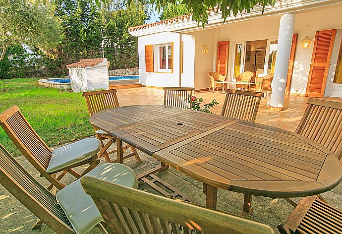 Outdoor seating area . - Villa Merla . (Fotogalerie) }}