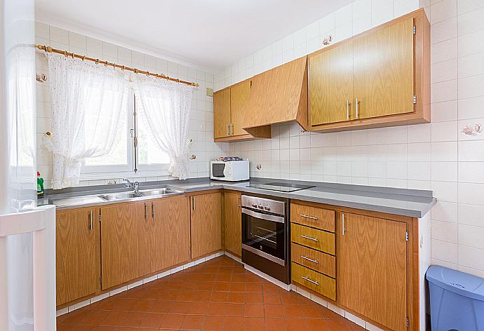 Equipped kitchen . - Villa Trepuco Uno . (Fotogalerie) }}