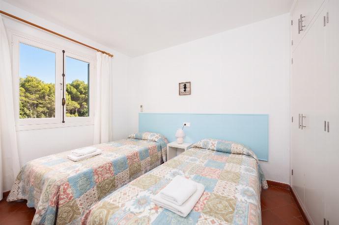 Twin bedroom with A/C . - Villa Trepuco Uno . (Photo Gallery) }}