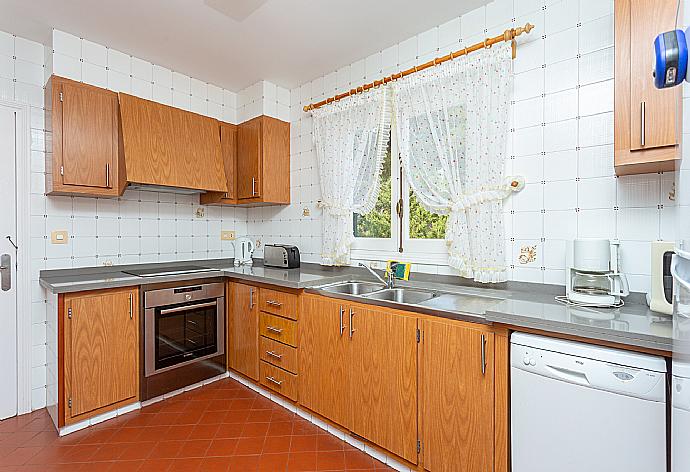 Equipped kitchen . - Villa Trepuco Dos . (Галерея фотографий) }}