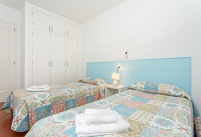 Twin bedroom with A/C . - Villa Trepuco Dos . (Photo Gallery) }}