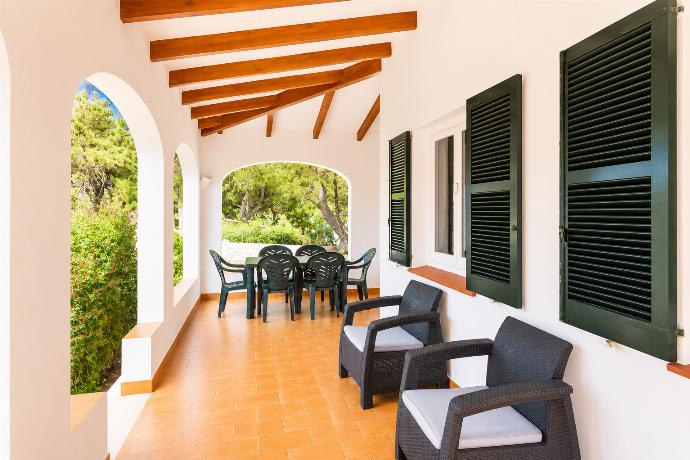 Sheltered terrace area . - Villa Trepuco Dos . (Galleria fotografica) }}