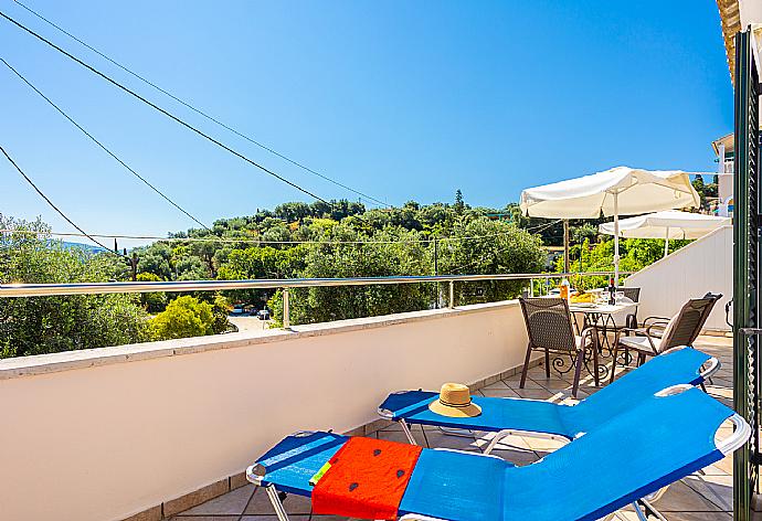 Beautiful apartment with private terrace and sea views . - Theophilos 2 . (Galerie de photos) }}