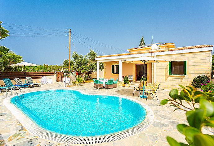 Beautiful villa with private pool, terrace, and garden . - Villa Constantinos . (Galerie de photos) }}