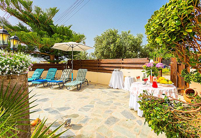 Terrace area . - Villa Constantinos . (Photo Gallery) }}