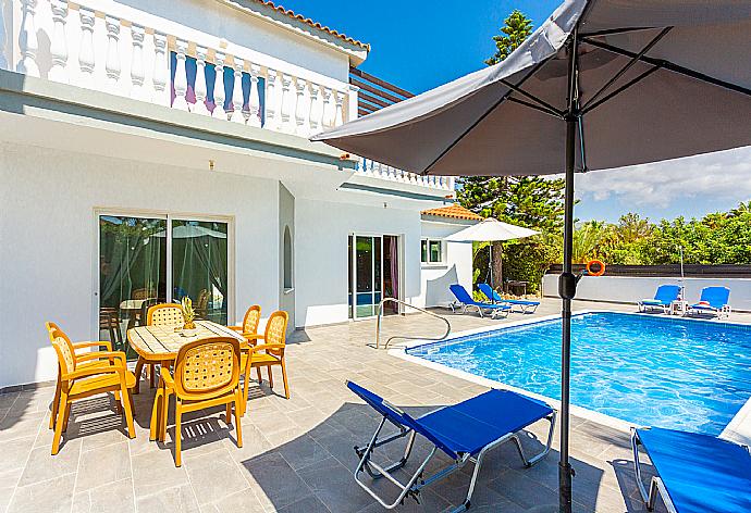 Beautiful villa with private pool and terrace . - Villa Zenon . (Photo Gallery) }}
