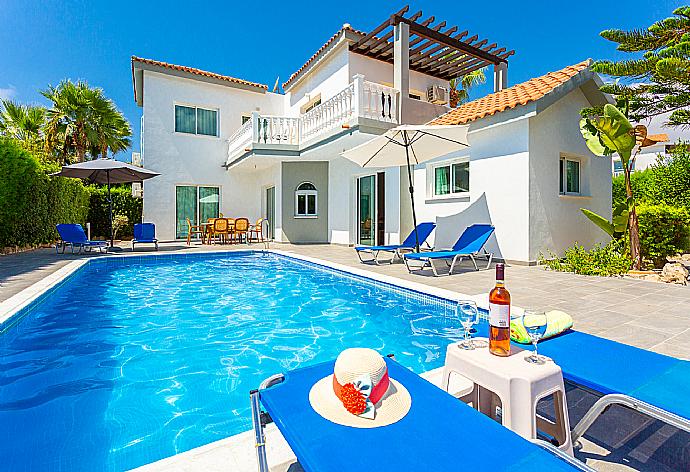Beautiful villa with private pool and terrace . - Villa Zenon . (Photo Gallery) }}