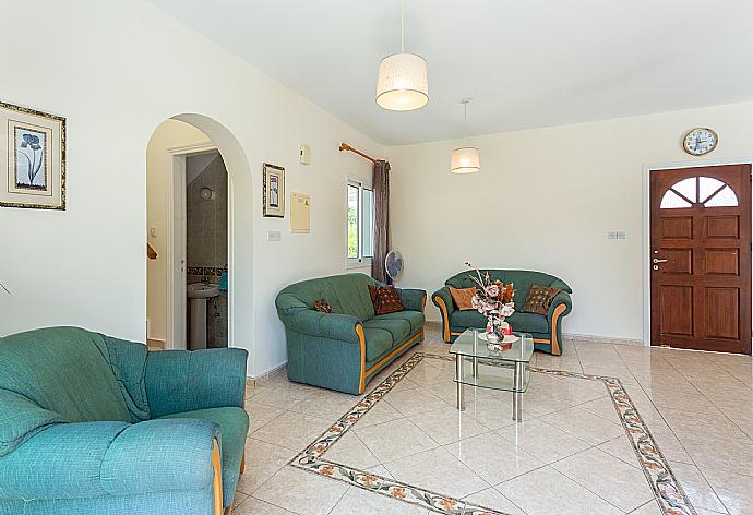 Open-plan living room with sofas, dining area, kitchen, WiFi internet, satellite TV, and terrace access . - Villa Zenon . (Fotogalerie) }}