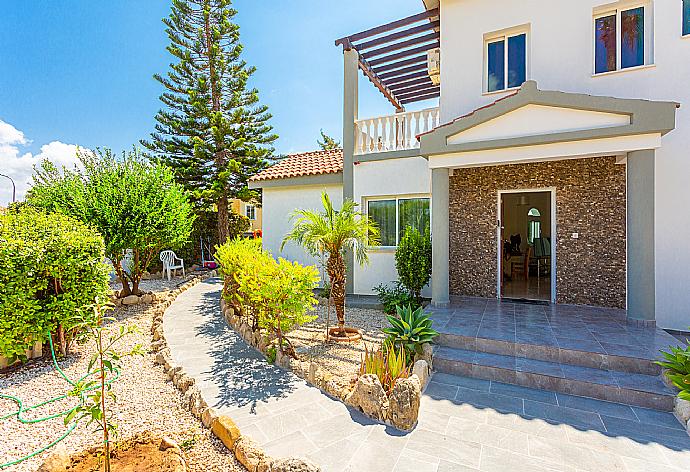 Garden area . - Villa Zenon . (Galleria fotografica) }}