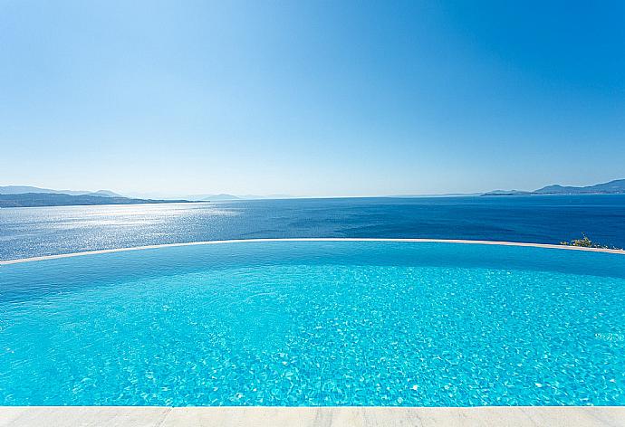 Private infinity pool with panoramic sea views . - House On The Rocks . (Fotogalerie) }}