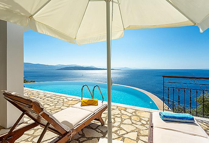 Private infinity pool and terrace with panoramic sea views . - House On The Rocks . (Fotogalerie) }}