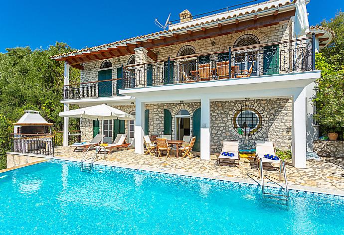 Beautiful villa with private infinity pool and terrace . - House On The Rocks . (Fotogalerie) }}