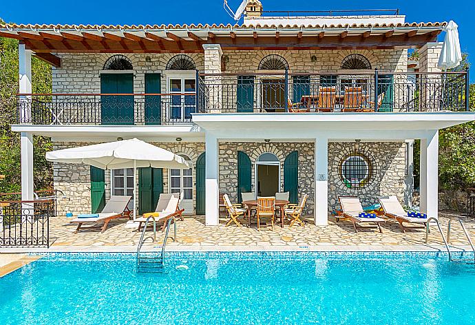 Beautiful villa with private infinity pool and terrace  . - House On The Rocks . (Fotogalerie) }}