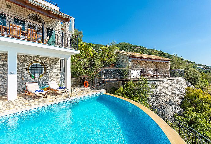 Beautiful villa with private infinity pool and terrace  . - House On The Rocks . (Fotogalerie) }}
