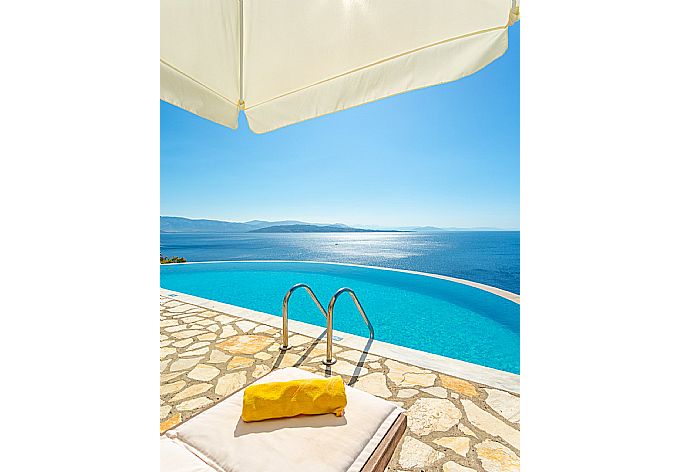 Private infinity pool and terrace with panoramic sea views . - House On The Rocks . (Fotogalerie) }}