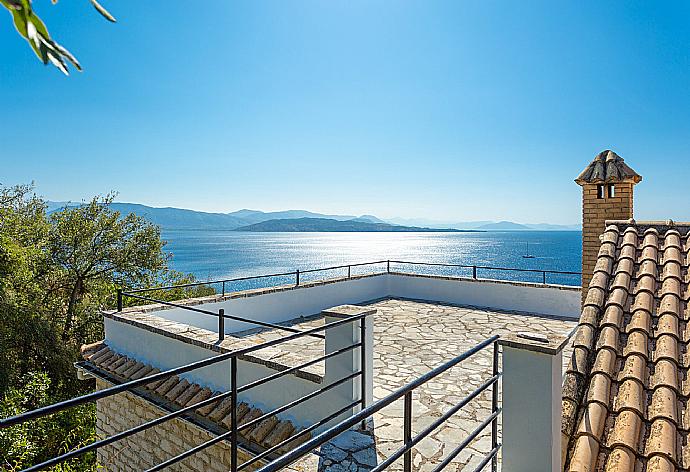 Roof terrace with panoramic sea views . - House On The Rocks . (Fotogalerie) }}