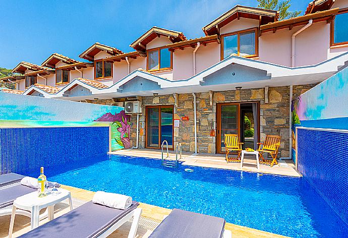 Beautiful villa with private pool and terrace area . - Villa Asli Paradise . (Fotogalerie) }}