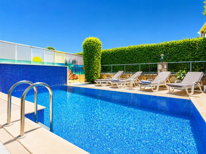 Private pool and terrace area . - Villa Deniz Paradise . (Fotogalerie) }}