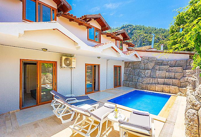 ,Beautiful villa with private pool and terrace . - Villa Emel Paradise . (Galería de imágenes) }}