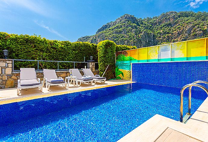 Private pool and terrace area . - Villa Ayla Paradise . (Galerie de photos) }}