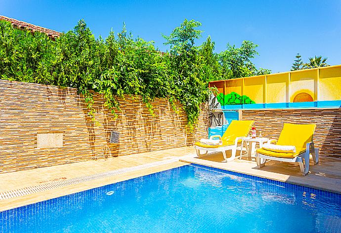 Private pool and terrace . - Villa Melek Paradise . (Fotogalerie) }}