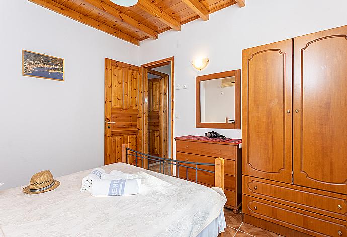 Double bedroom with A/C . - Villa Martha . (Galleria fotografica) }}