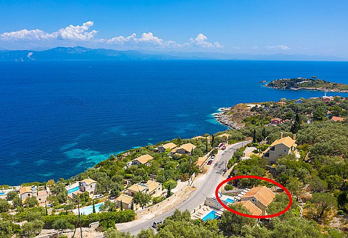 Aerial view showing location of Villa Martha . - Villa Martha . (Fotogalerie) }}