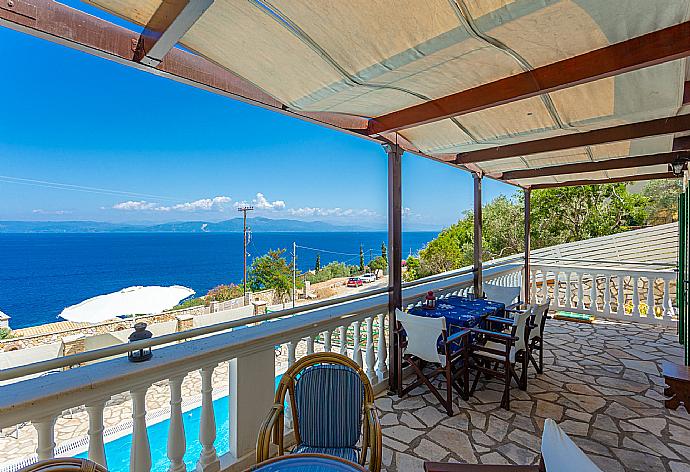 Terrace area with panoramic sea views . - Villa Martha . (Galería de imágenes) }}