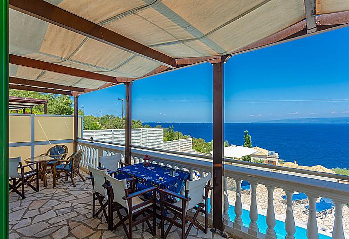 Terrace area with panoramic sea views . - Villa Martha . (Galería de imágenes) }}