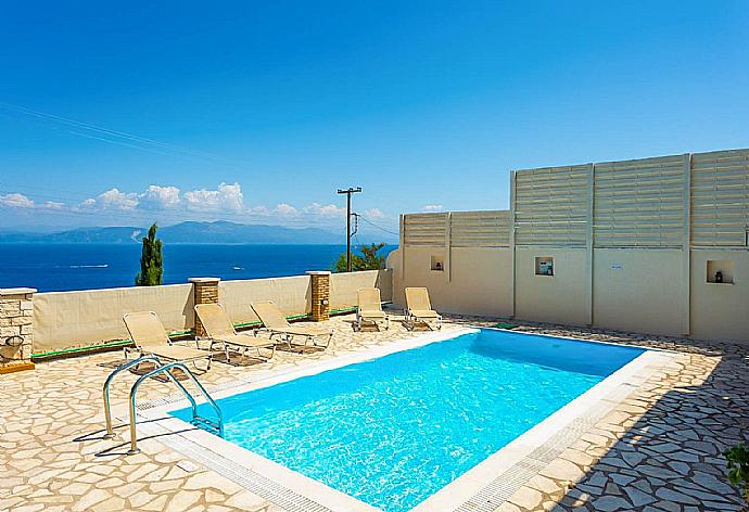 Private pool and terrace with sea views . - Villa Anastasia . (Galería de imágenes) }}