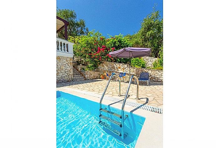 Private pool and terrace  . - Villa Anastasia . (Galería de imágenes) }}