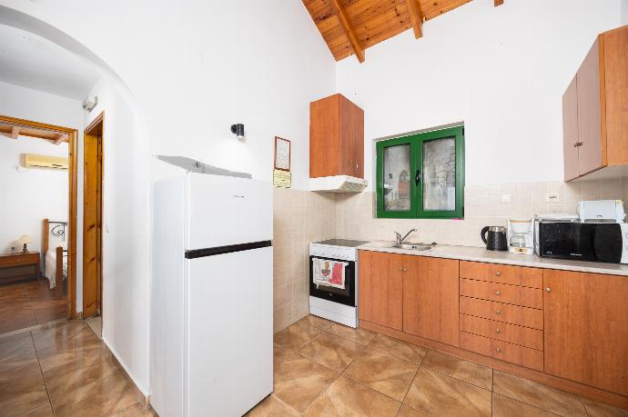Equipped kitchen . - Villa Anastasia . (Photo Gallery) }}