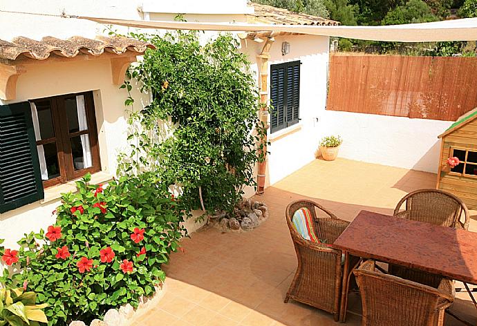 Terrace area . - Villa Isa . (Fotogalerie) }}