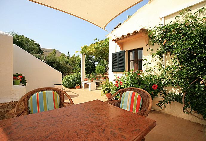 Terrace area . - Villa Isa . (Fotogalerie) }}
