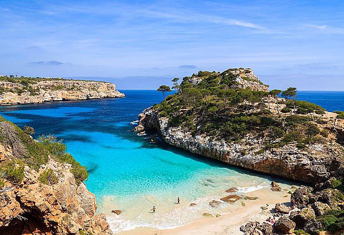 Calo des Moro . - Villa Esperanza . (Галерея фотографий) }}