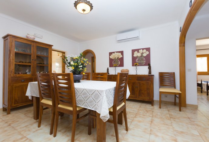 Dining area . - Villa Esperanza . (Галерея фотографий) }}