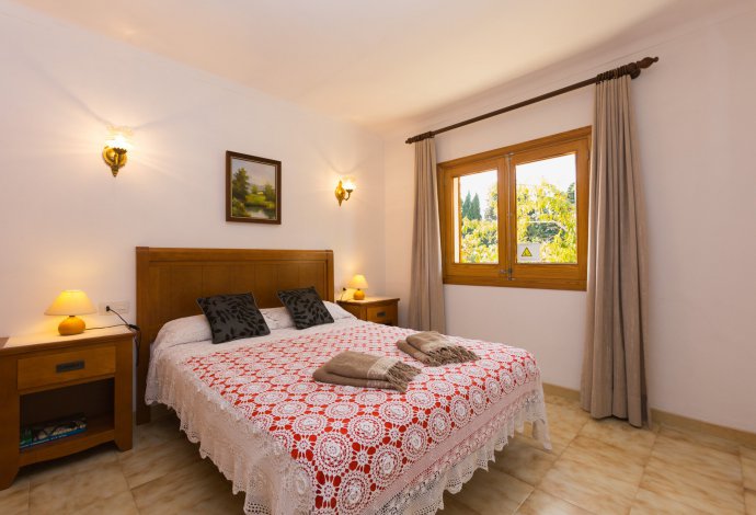 Double bedroom with A/C  . - Villa Esperanza . (Galleria fotografica) }}