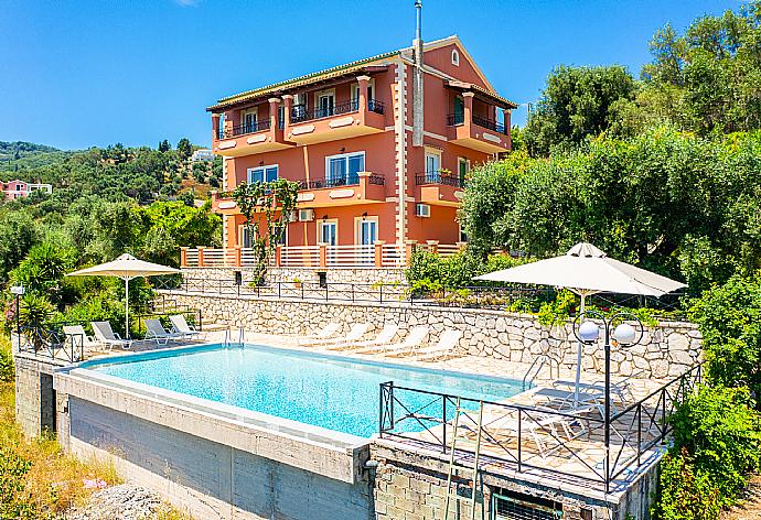 Beautiful villa with private infinity pool, terraces, and gardens with panoramic sea views . - Villa Vasso . (Photo Gallery) }}