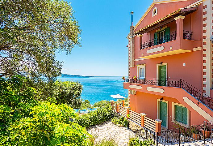 Terrace area . - Villa Vasso . (Photo Gallery) }}