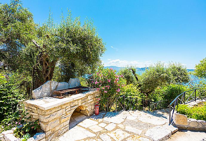 BBQ area . - Villa Vasso . (Photo Gallery) }}