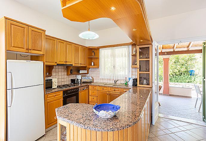 Equipped kitchen . - Villa Vasso . (Photo Gallery) }}