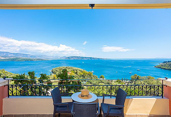 Balcony with panoramic sea views . - Villa Vasso . (Photo Gallery) }}