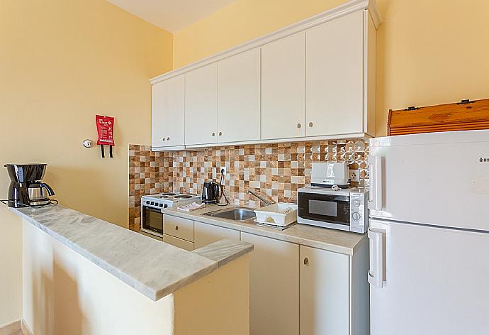 Equipped kitchen . - Villa Thespina . (Fotogalerie) }}