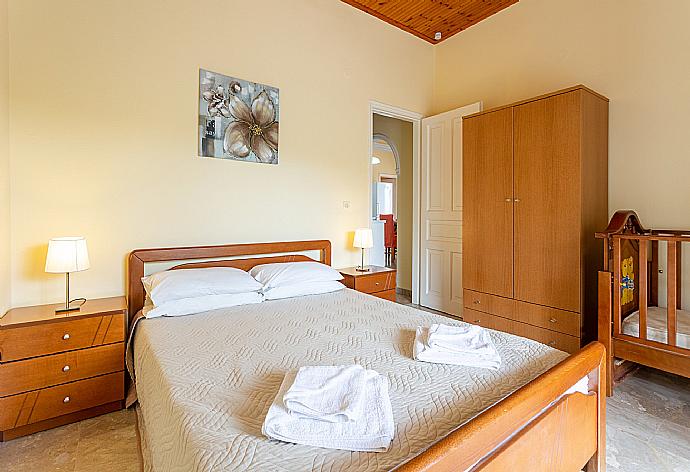 Double bedroom with A/C and balcony access . - Villa Thespina . (Photo Gallery) }}