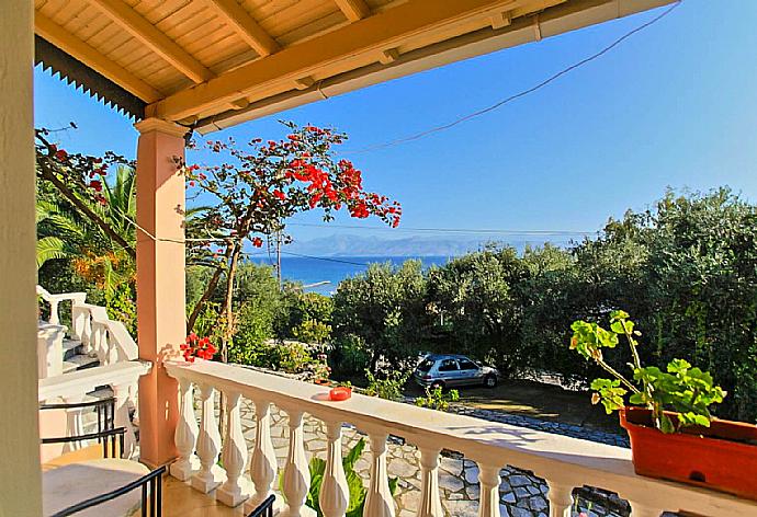 Terrace with sea views . - Villa Thespina . (Photo Gallery) }}